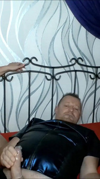 2 korkak sperm taşıyor... Aziz Nikolay Günü'nde kapayı boşaltıyoruz!