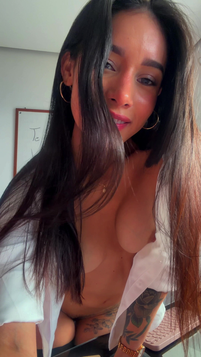 Carolina Guerrero: Sexy Secretary Seeks to Please Her Boss