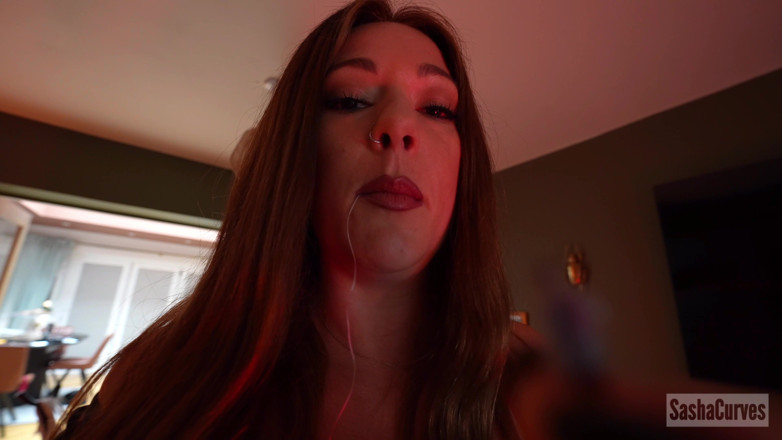 Sasha Curves: Giantess for Hire