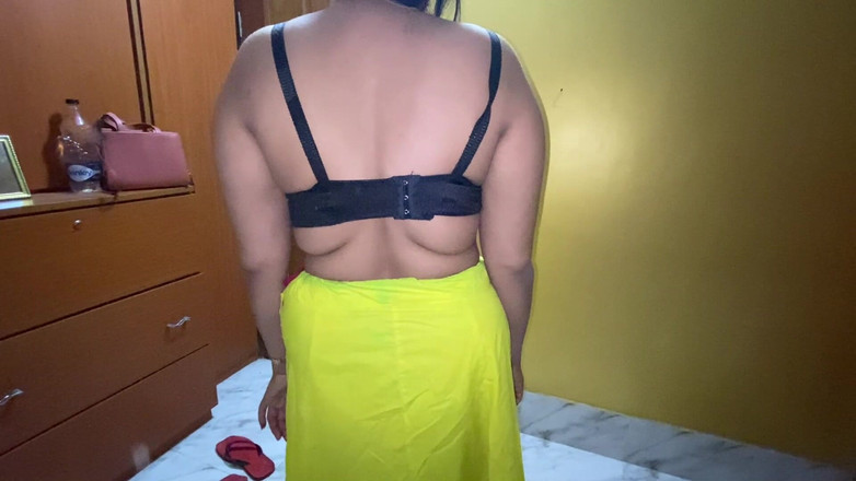 Tasnim Zara: Wanita Bengali bersiap-siap untuk berbelanja