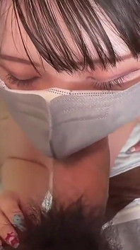 수줍은 아마추어 미녀와의 첫 촬영 그녀의 순진한 매력은 놀라울 정도로 열정적인 면 무수정 질싸를 숨깁니다.