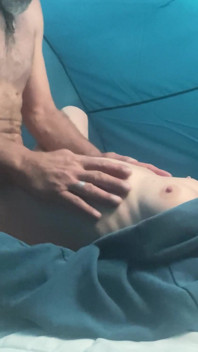 Náhodné domácí kemping porno - šukej mě svým ptákem a robertky, jsem velmi děvka a nadržená!!