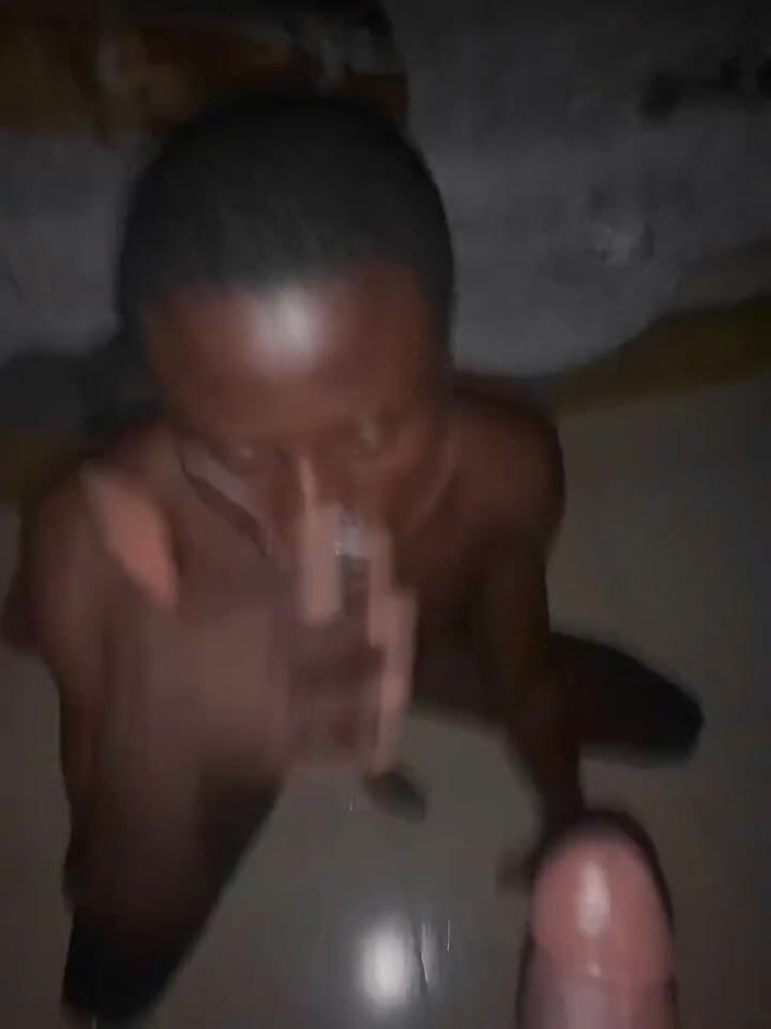 Scarlettt Studio: 핫한 정액 먹이주기