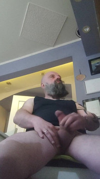 Masturbând pula mea mare
