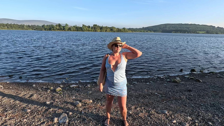 Emma Voyeur: Dívka Veřejná Masturbace U Jezera