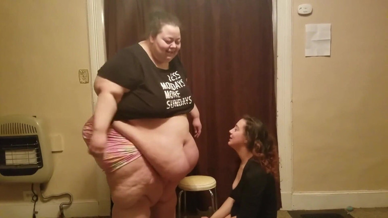 Full Weight Productions: Queen Nora &amp; Rainbow lift, sit, and lounge