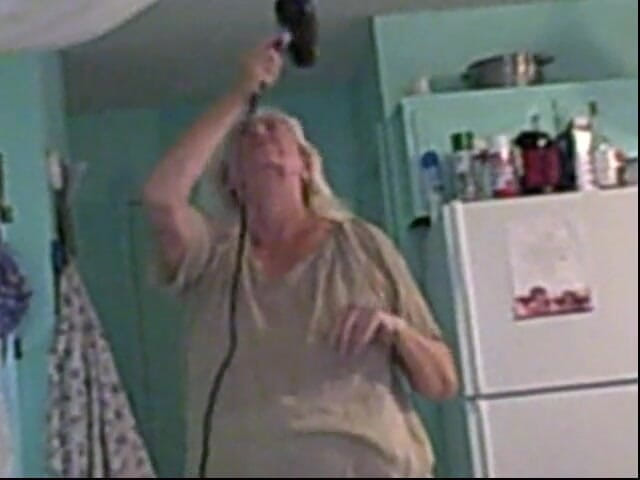 BBW nurse Vicki adventures with friends: La abuela chupa su pelo