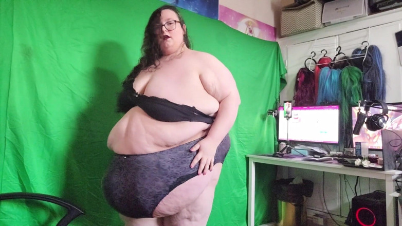 SSBBWLadyBrads: Чувственные движения и раздевание жиробасина