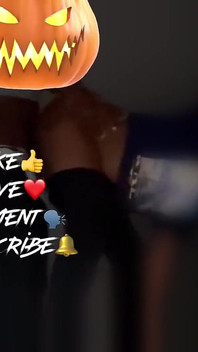 Mengongkeknya semasa suaminya berada di bilik belakang bahagian 2