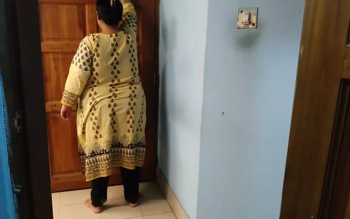 Aria Mia: Pakistani Beautiful Maid Fucked by Indian Owner's Step Son - Desi...