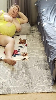 Pepek besar dan tetek besar ibu tiri episod 1