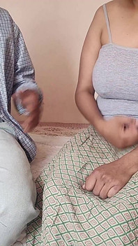 Fată din satul Kamwali Bai sex dur cu fiul proprietarului