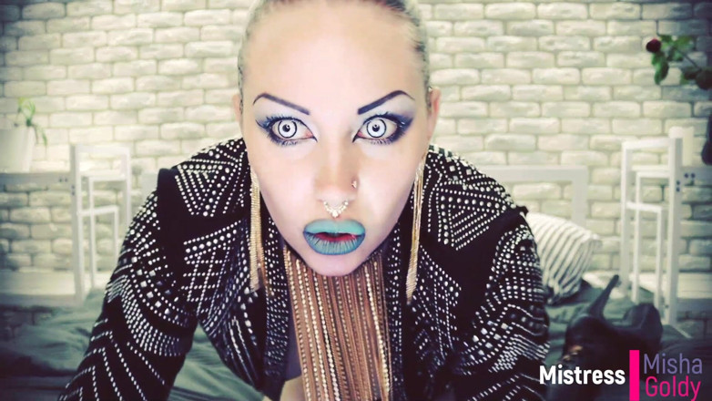 Goddess Misha Goldy: Éjacule en suçant la grosse bite de votre ex-copine de...