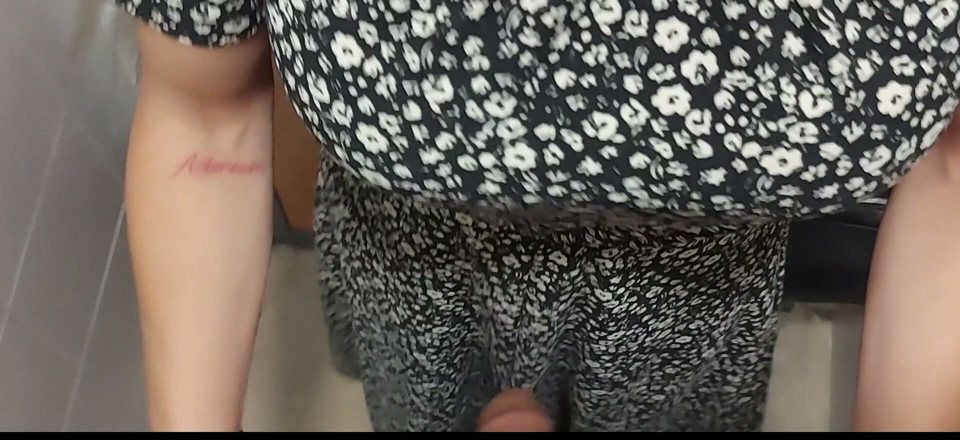 Darkprincess666: Dark Princess: Firs Time!! Sex in Toilet
