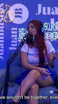 Jessica Sodi se corre mientras le cuenta sus fantasías con una máquina de vibrador