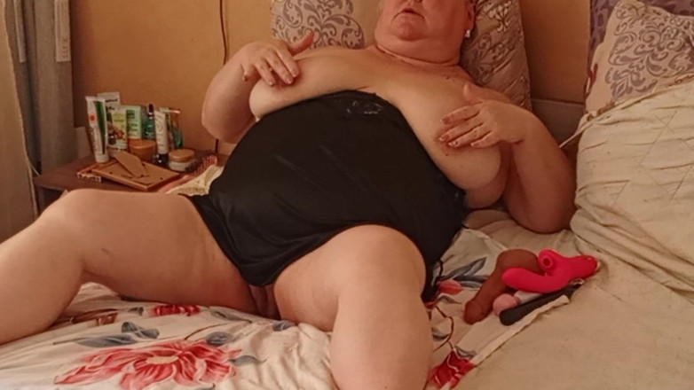 Zona901: Macecha má velkou kundičku a sexuální hračky