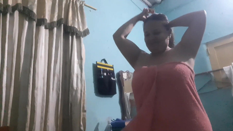 LatinMilf: Un beau-fils à grosse bite veut baiser sa belle-mère par la...