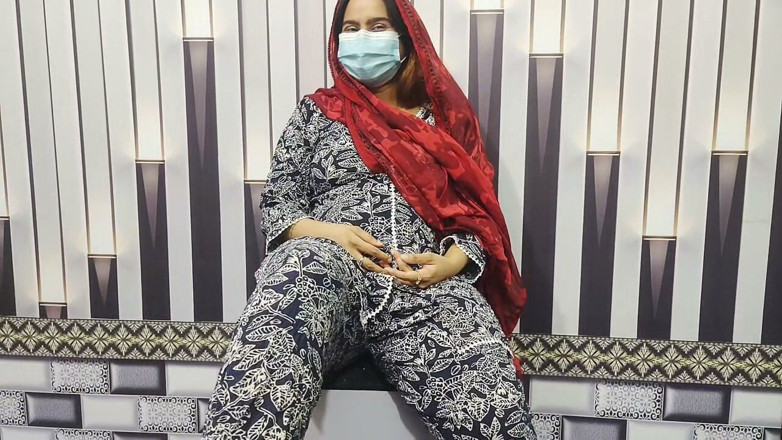 Sairaxsaim: مارس الجنس زوجة أعز أصدقائي وقحة حديث قذر بالهندية