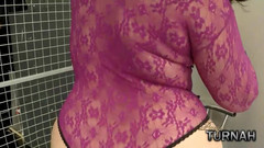 Paige Turnah: Prsatá bbw Paige Turnah škádlí jako dom svými velkými prsy a...