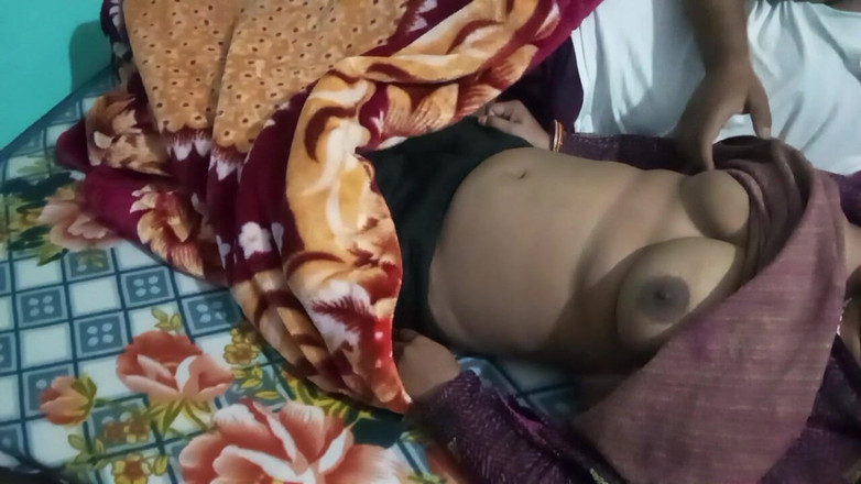 Manjushukla: भारतीय जोड़ा रोमांटिक वीडियो