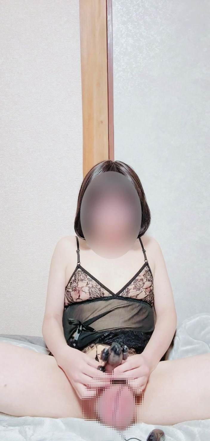 Madoka: Penggetar seorang ladyboy melancap