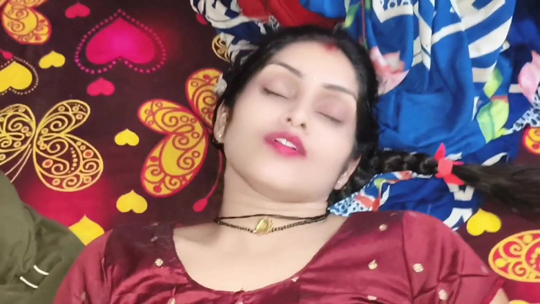 Janvibhabhii: На Карва Шот, вылизав розовую киску молодой женщины, ее жестко трахнули.