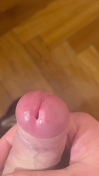 Młody penis zbliżenie w różnych miejscach i pozycjach