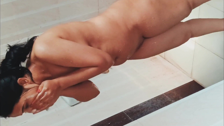 Hot Sis: Step Sister Latika Take Bath in Bathroom Full Nude Full...