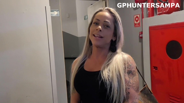 gphuntersampabr: Am cunoscut o blondă frumoasă și foarte atrăgătoare în garajul clădirii, apoi...