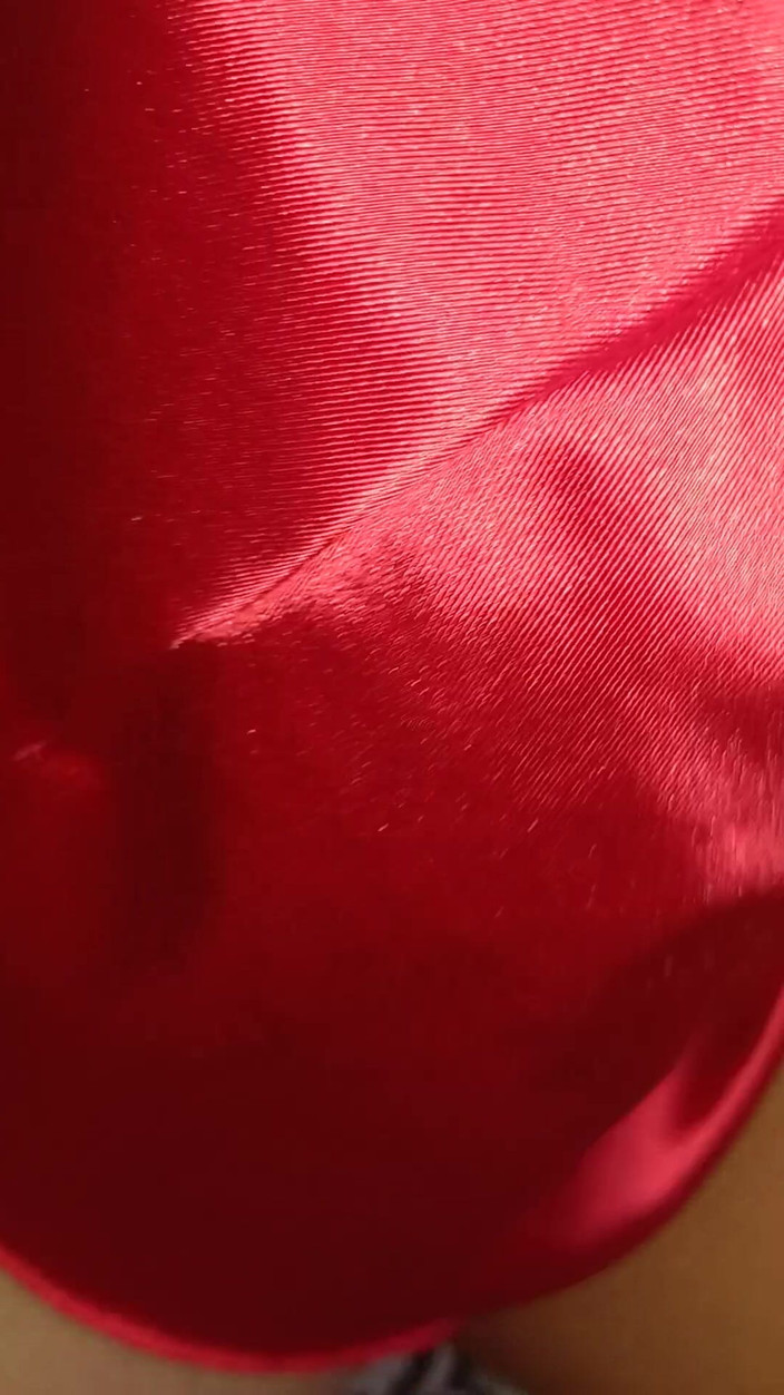 Eatrella j: Brazilka s tlustým ptákem, Šuká mě celý