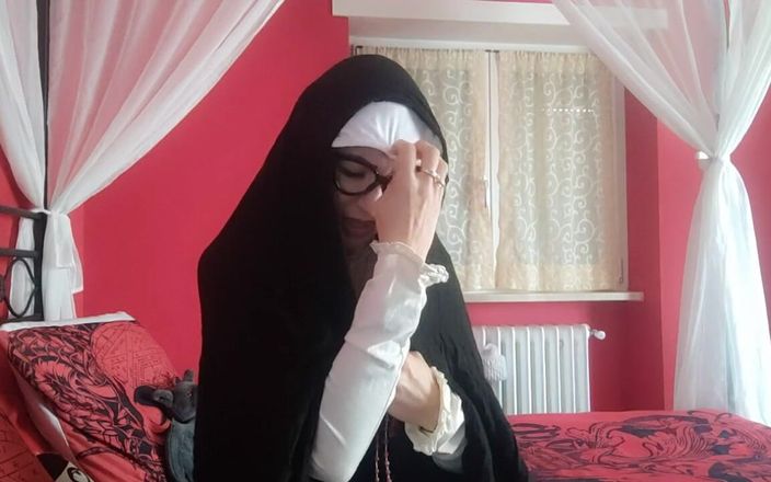 savannahamatoriale: Hot Nun