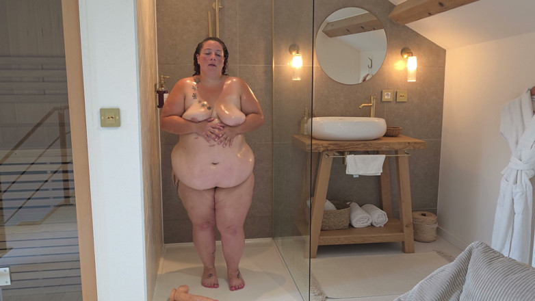 abricot sucree: I Masturbate in My Shower