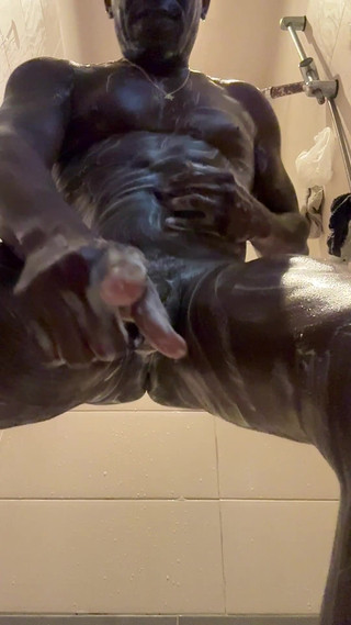 BBC Joss Lescaf: Joss Lescaf мастурбирует в душе в замедленной съемке