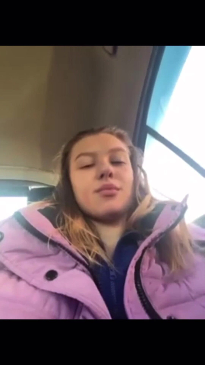 JuiceLussie: Blonde Girl Masturbate and Vibration in the Taxi