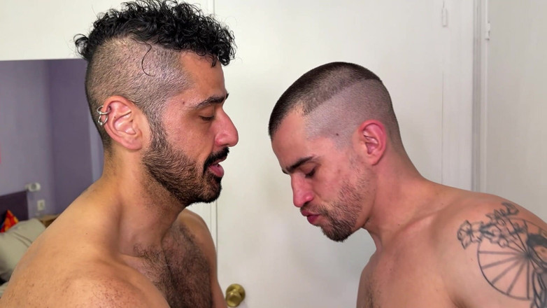 Latino4cumsluts: Sessão de garganta profunda Ft. Deepandrough - facefuck e alimentação com...