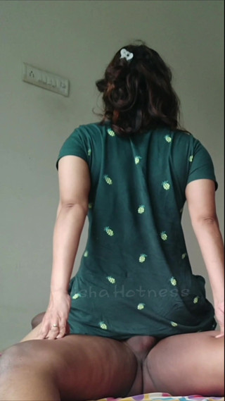 Trisha Hotness: Desi Couple