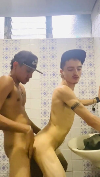 Skinny23cm: Sauna Medellin Gay