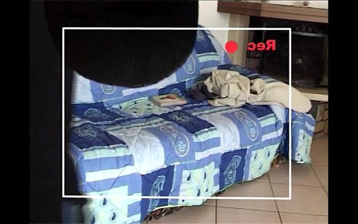 OLD Sinner: Зрелую с волосатой киской в задницу трахнул раком молодой огромный член в любительском видео