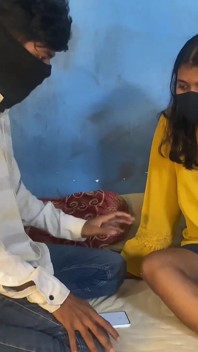 Sexe en plein air, un demi-frère et sa demi-sœur se font baiser par la porte de la porte et sexe, couples mallu, romance torride avec sexe sur la terrasse