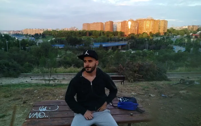 Xisco: Jerking off outdoor in a park