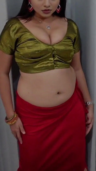 Quente indiana tia com blusa indiana