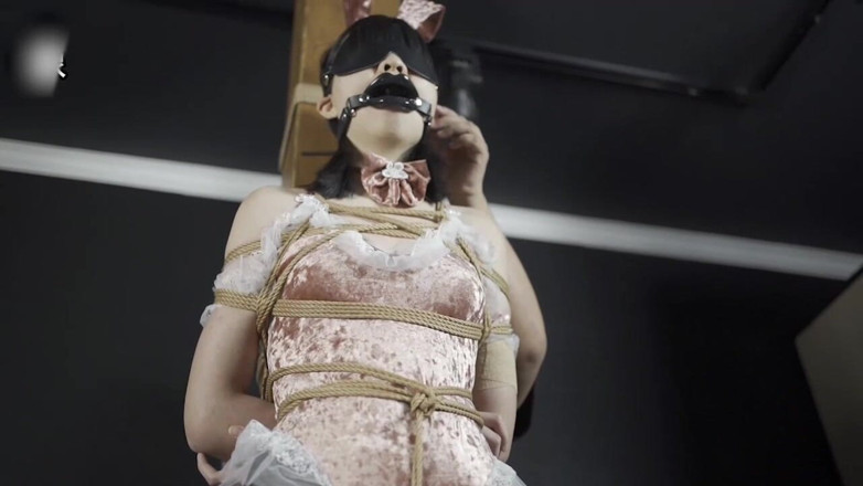 Aisan girl bondage: Xr61-the Girl Was Tied to a Pillar and Gagged with...