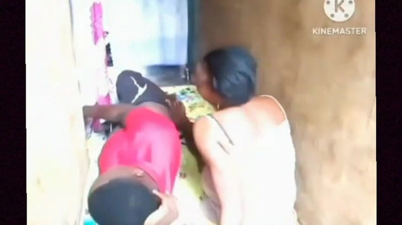 Pornsexlive: Cewek itu menawariku susu sebelum ngentot dia