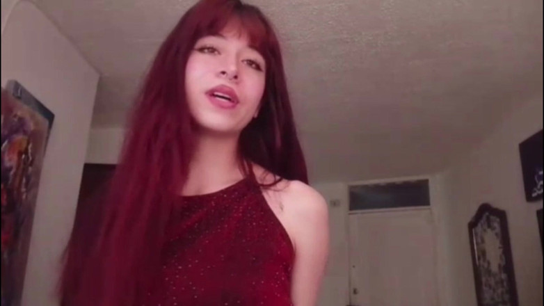 Elisabeth Garban: Dancing Sensual Show Petite Latina Ass Hole