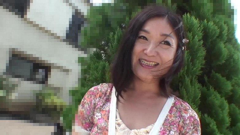 Asian Mature Climax: Brunette hottie strips inside