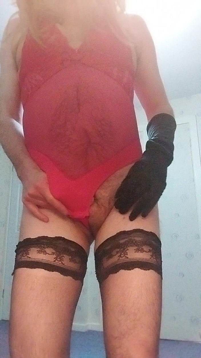 Cindy Belfast: Солодка сіссі смакує клітор і кінчає