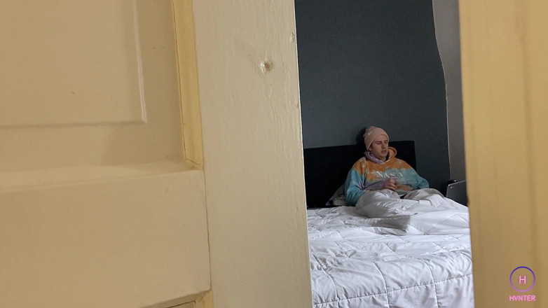 Hvnter: POV : tu es ma coloc et tu me regardes me...