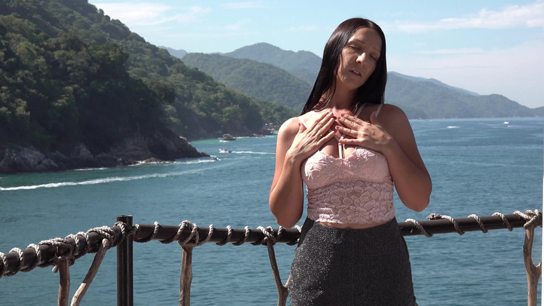 Bitch hunter: MAMĂ SEXY ARE O ÎNTÂLNIRE CU FUTAI ÎN VACANȚĂ!