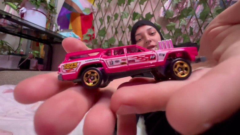 lanalovacutie: Muslim Giantess Car in Pussy