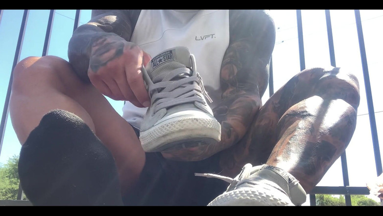 Jasons feet: मैं बाहर हूं यूपीएस